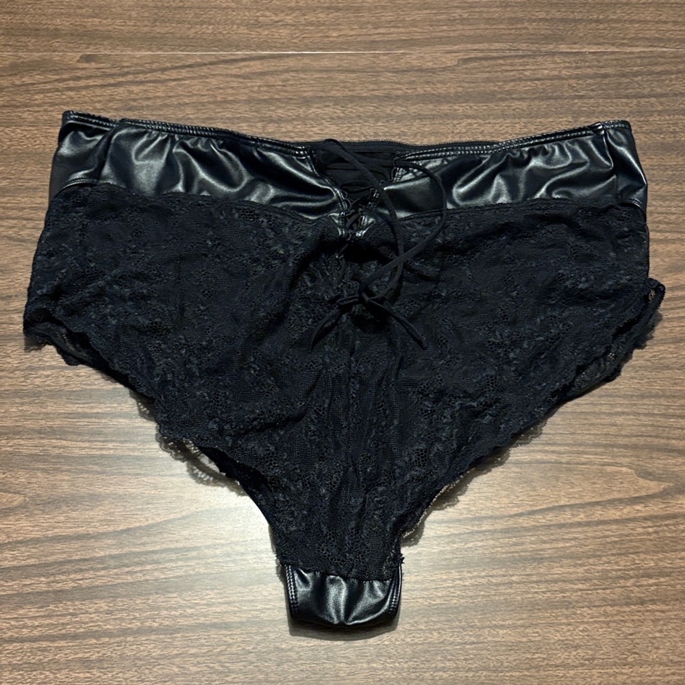 Torrid Curves Size 4 4X Black Hi Waist Cheeky Panties Underwear